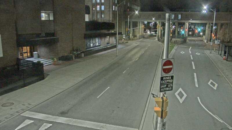 Traffic camera image at 2025-05-09 08:15:47
