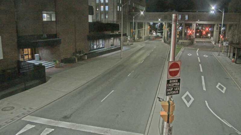 Traffic camera image at 2025-05-09 08:25:39