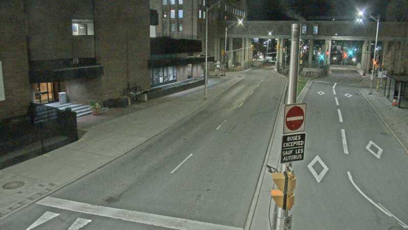 Traffic camera image at 2025-05-09 08:30:47