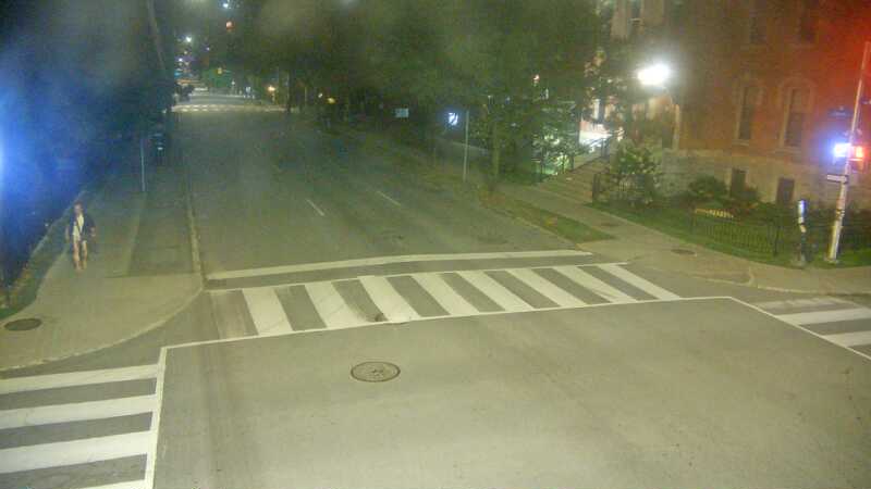 Traffic camera image at 2025-08-25 04:01:04