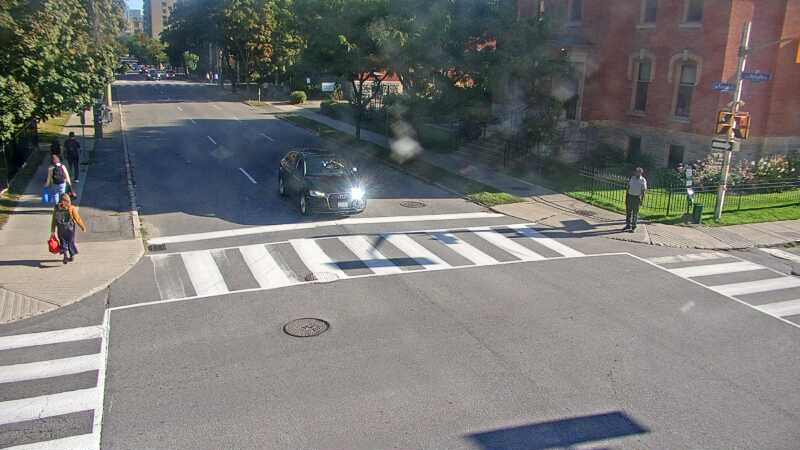 Traffic camera image at 2025-09-15 20:41:07