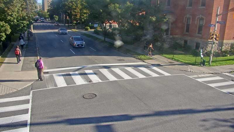 Traffic camera image at 2025-09-15 21:06:05