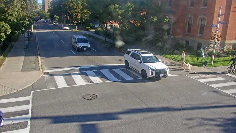 Traffic camera image at 2025-09-15 21:11:05