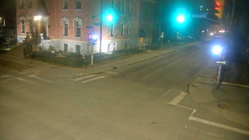 Traffic camera image at 2025-04-25 08:10:46