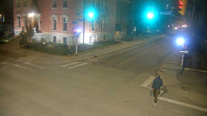 Traffic camera image at 2025-04-25 08:15:35