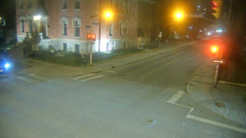 Traffic camera image at 2025-04-25 08:30:55