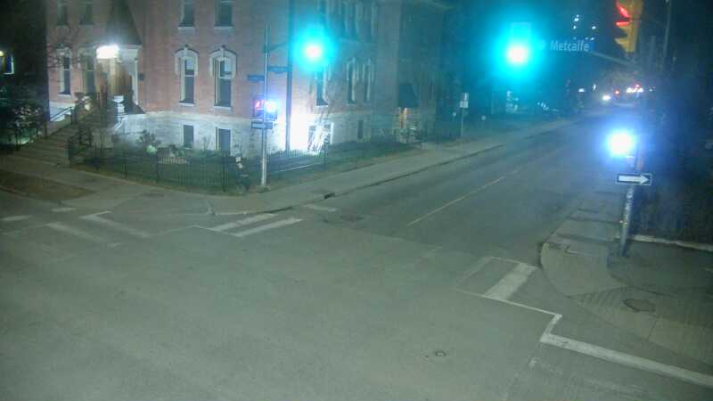 Traffic camera image at 2025-04-25 08:36:32