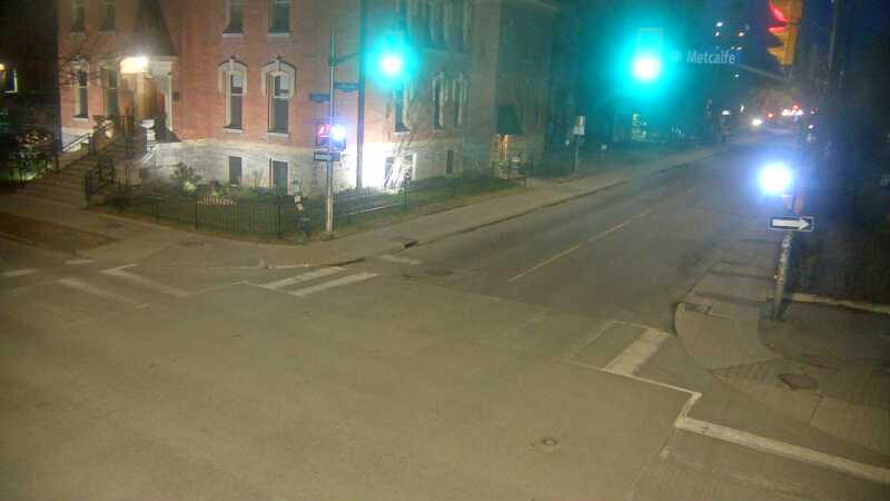 Traffic camera image at 2025-04-25 09:20:46