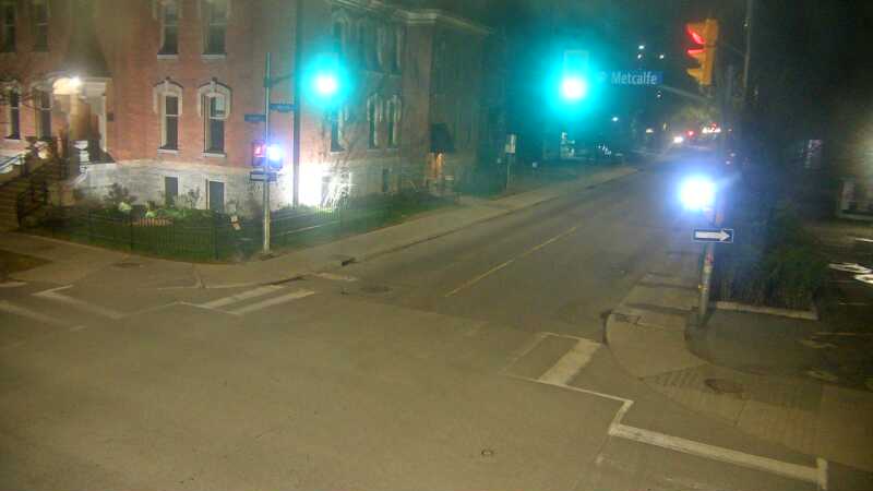 Traffic camera image at 2025-05-09 06:30:46