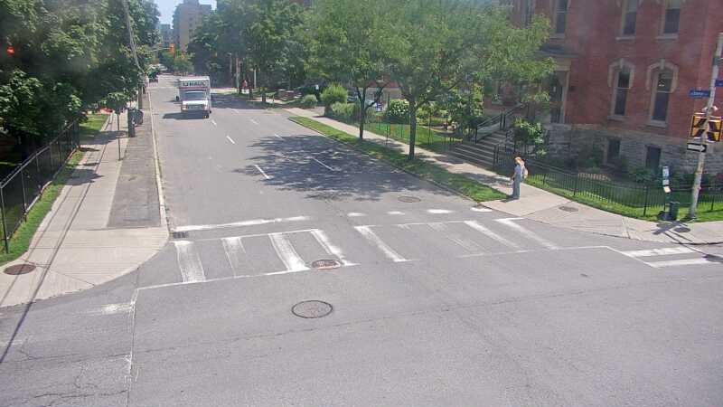 Traffic camera image at 2025-06-30 18:16:07