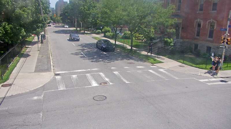 Traffic camera image at 2025-06-30 18:31:07