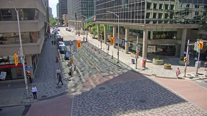 Traffic camera image at 2025-06-30 17:11:15