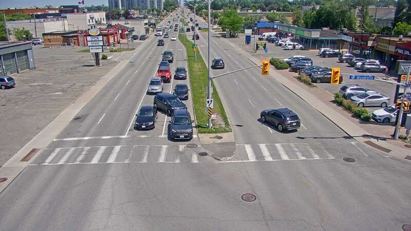 Traffic camera image at 2025-06-30 17:10:17