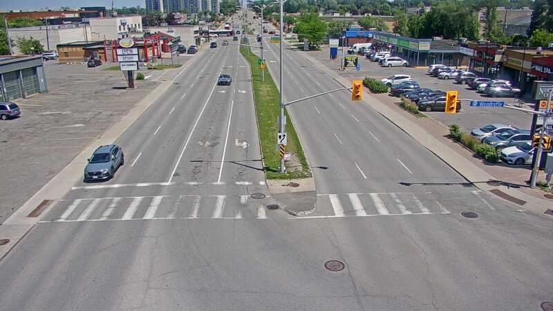 Traffic camera image at 2025-06-30 17:20:20