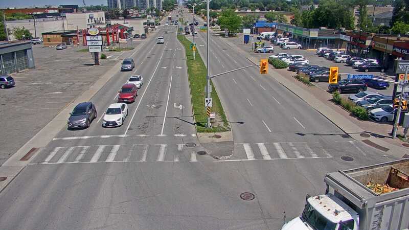 Traffic camera image at 2025-06-30 17:36:44