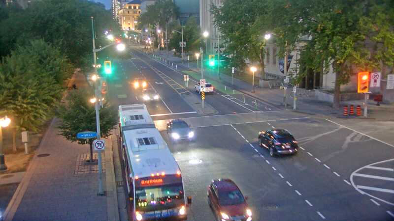 Traffic camera image at 2025-08-25 00:16:05