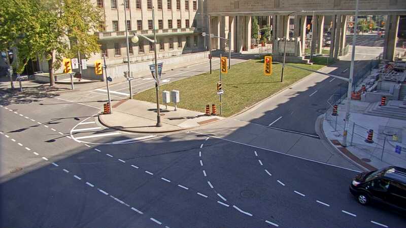 Traffic camera image at 2025-09-14 17:36:05