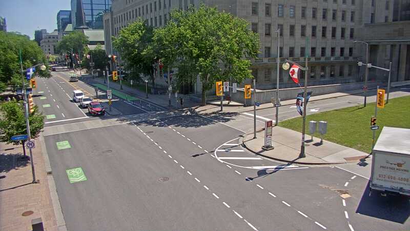 Traffic camera image at 2025-06-30 15:41:01