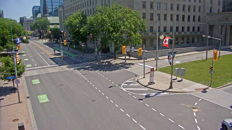 Traffic camera image at 2025-06-30 15:51:07
