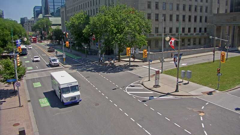 Traffic camera image at 2025-06-30 16:11:10