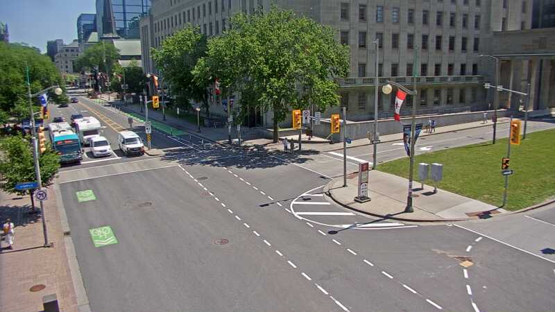 Traffic camera image at 2025-06-30 16:16:05