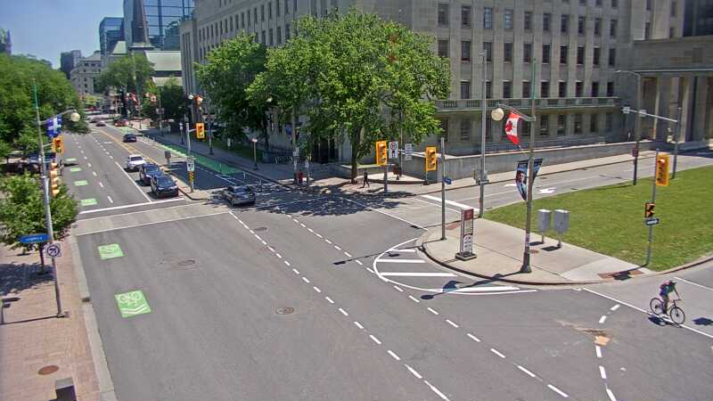 Traffic camera image at 2025-06-30 16:21:01