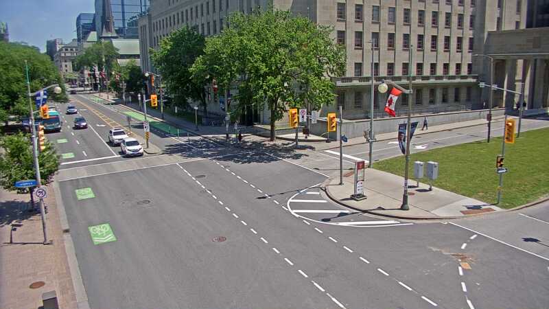 Traffic camera image at 2025-06-30 17:01:12