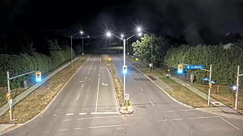 Traffic camera image at 2025-08-25 04:01:05