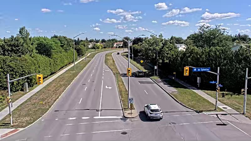 Traffic camera image at 2025-08-31 17:36:08
