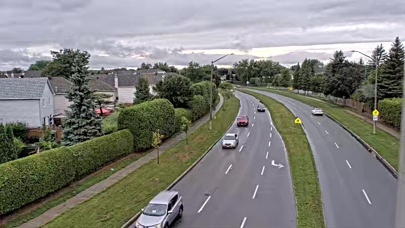 Traffic camera image at 2025-09-04 21:41:03