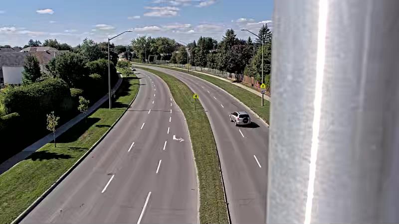 Traffic camera image at 2025-09-14 17:36:05