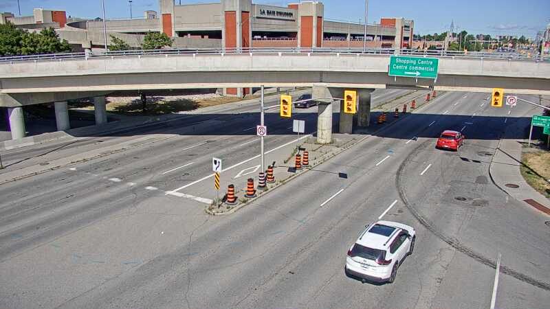 Traffic camera image at 2025-08-24 15:06:04