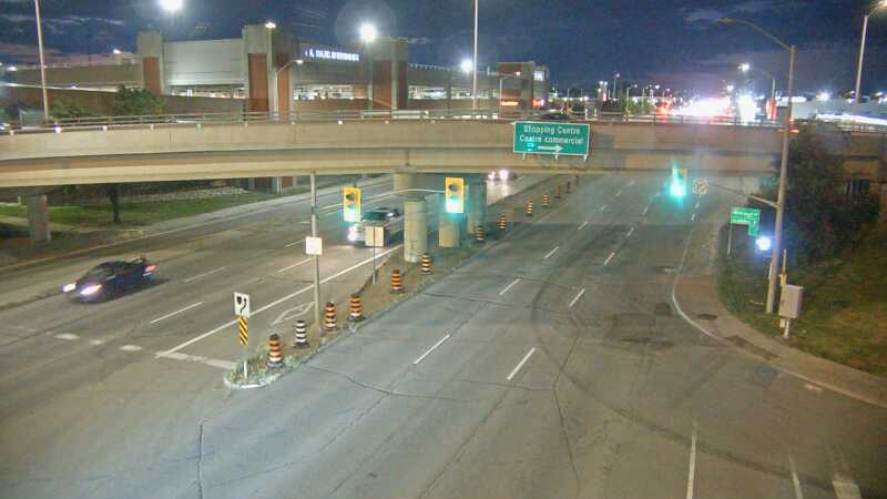 Traffic camera image at 2025-09-14 00:01:02