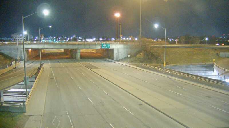 Traffic camera image at 2025-04-25 08:20:45