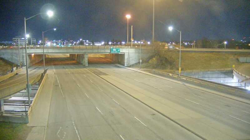 Traffic camera image at 2025-04-25 09:05:48
