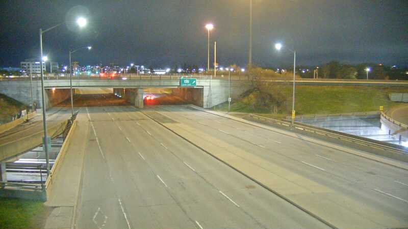 Traffic camera image at 2025-05-09 05:30:43
