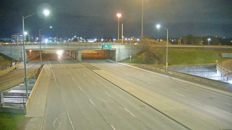 Traffic camera image at 2025-05-09 06:00:48