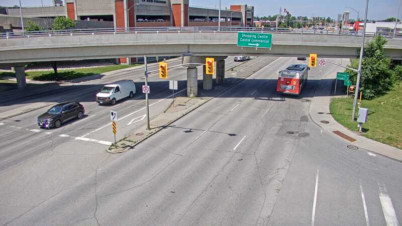 Traffic camera image at 2025-06-30 17:21:15