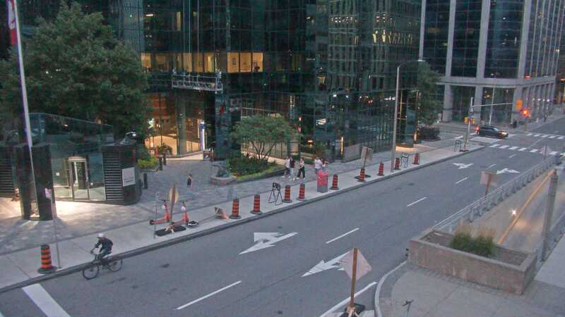 Traffic camera image at 2025-08-25 00:06:06