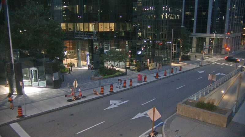 Traffic camera image at 2025-08-25 00:16:05