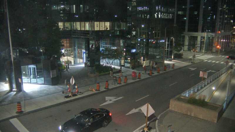 Traffic camera image at 2025-08-25 00:31:04