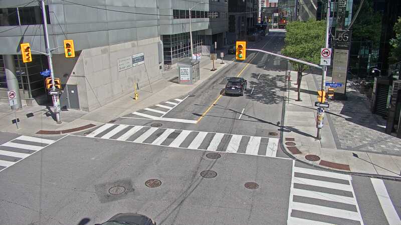 Traffic camera image at 2025-09-14 17:21:05
