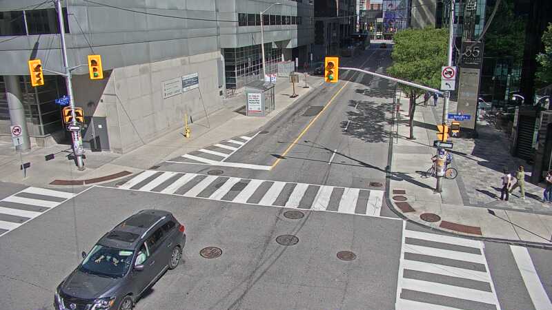 Traffic camera image at 2025-09-14 17:36:05