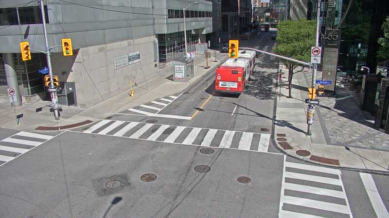 Traffic camera image at 2025-09-14 17:46:12