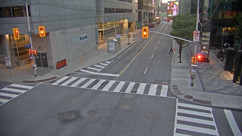 Traffic camera image at 2025-09-18 10:46:05