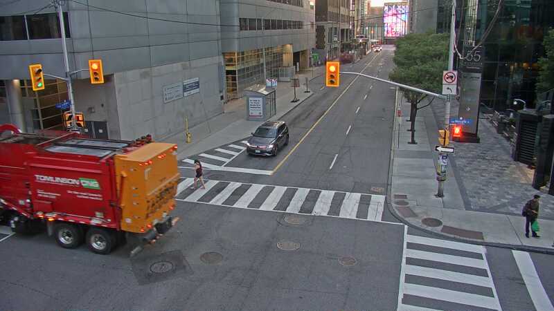 Traffic camera image at 2025-09-18 11:00:56