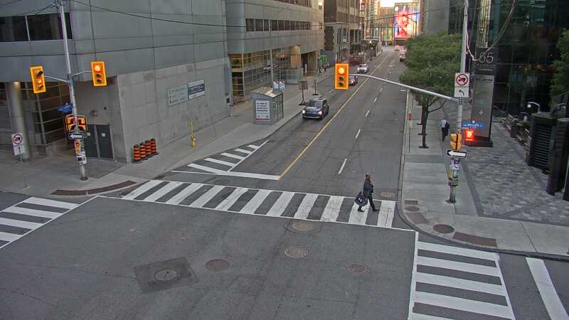 Traffic camera image at 2025-09-18 11:11:04