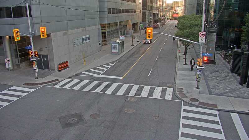Traffic camera image at 2025-09-18 11:21:03