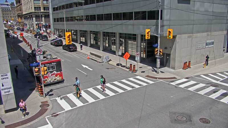 Traffic camera image at 2025-06-30 17:06:12
