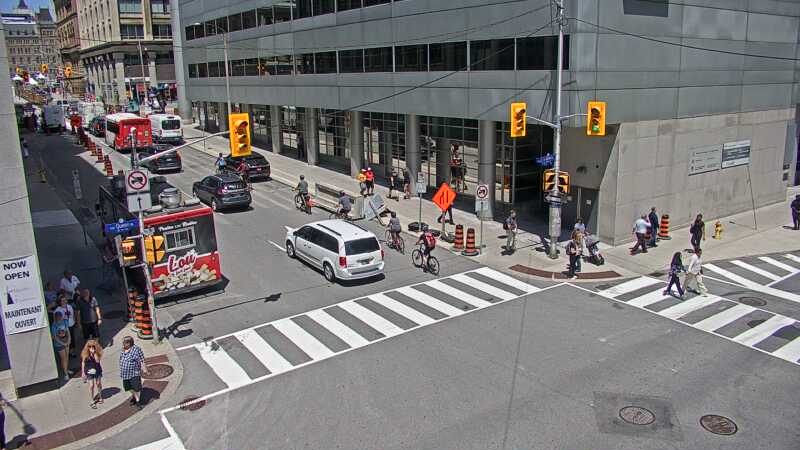 Traffic camera image at 2025-06-30 17:16:20